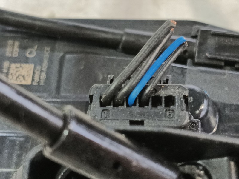 Recambio de cerradura puerta trasera izquierda para ford puma (j2k, cf7) 1.0 ecoboost referencia OEM IAM 2338041  