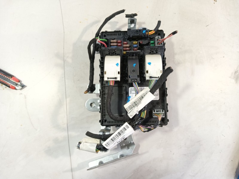 Recambio de caja reles / fusibles para ford puma (j2k, cf7) 1.0 ecoboost referencia OEM IAM   