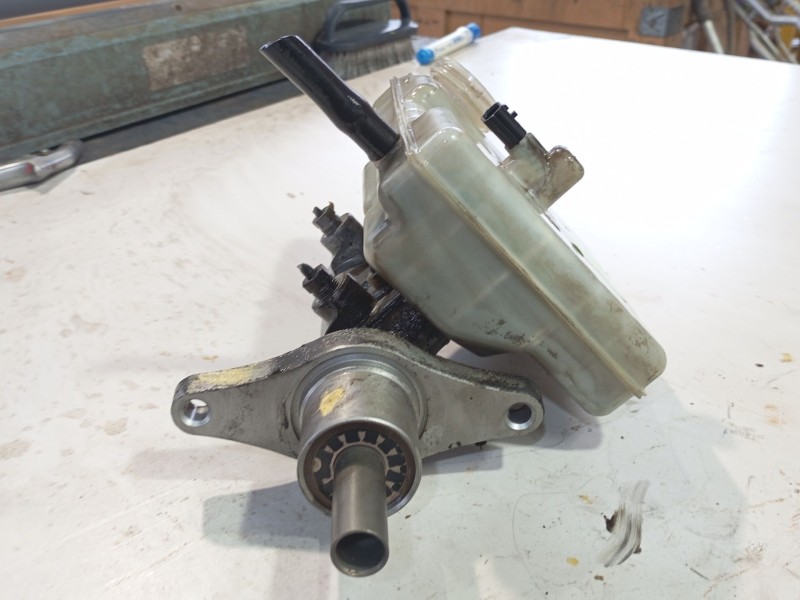 Recambio de bomba freno para renault master iii autobús (jv) 2.3 dci 125 fwd (jv0c, jv0d, jv0h, jv0g, jv0j) referencia OEM IAM 4