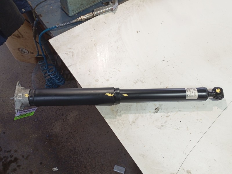 Recambio de amortiguador trasero derecho para ford puma (j2k, cf7) 1.0 ecoboost referencia OEM IAM   