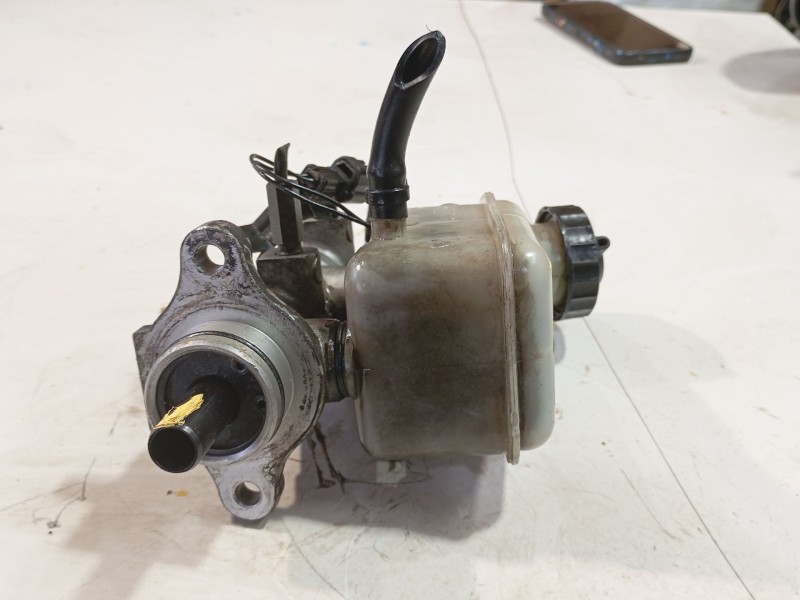 Recambio de bomba freno para kia sorento i (jc) 2.5 crdi referencia OEM IAM   