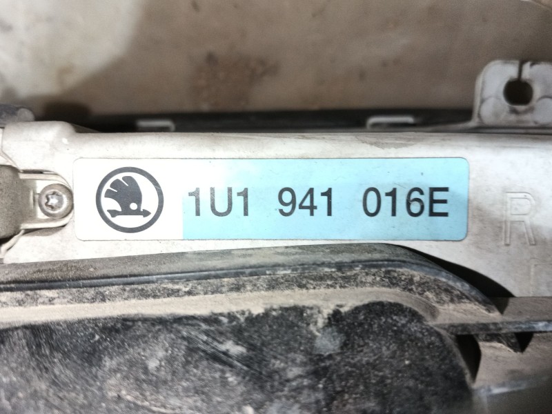 Recambio de faro derecho para skoda octavia i (1u2) 1.6 referencia OEM IAM 1U1941018P  
