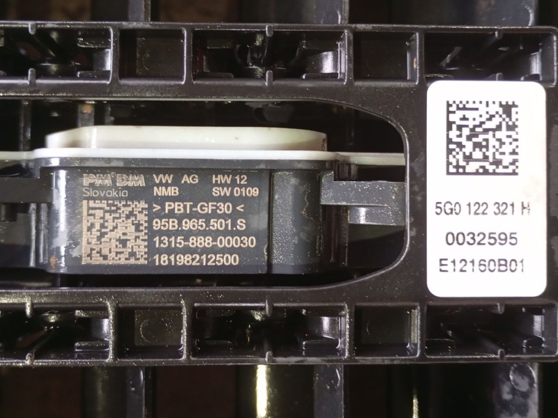 Recambio de refuerzo paragolpes delantero para volkswagen golf vii variant (ba5, bv5) 1.5 tsi referencia OEM IAM   