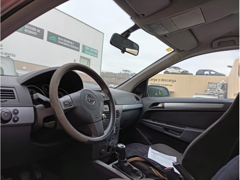 opel astra h (a04) del año 2004