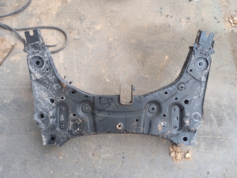 Recambio de puente delantero para renault arkana i (lcm_, ldn_) 1.3 tce 160 (ldn1) referencia OEM IAM   