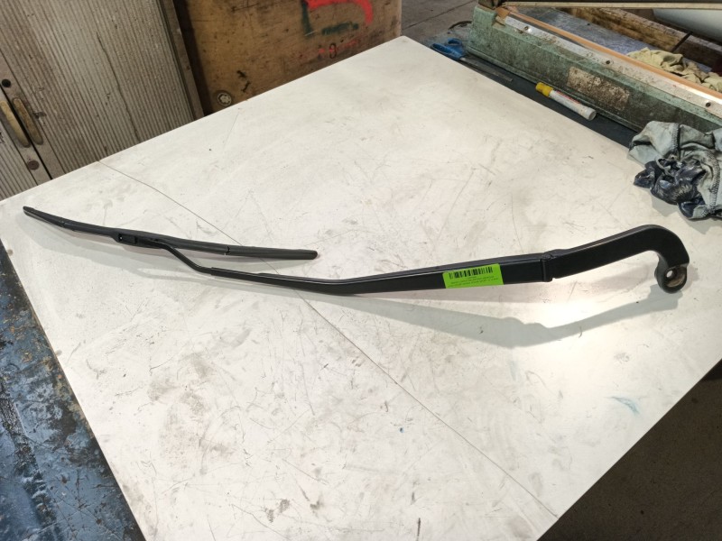 Recambio de brazo limpia delantero derecho para land rover range rover sport ii (l494) 4.4 sdv8 4x4 referencia OEM IAM   