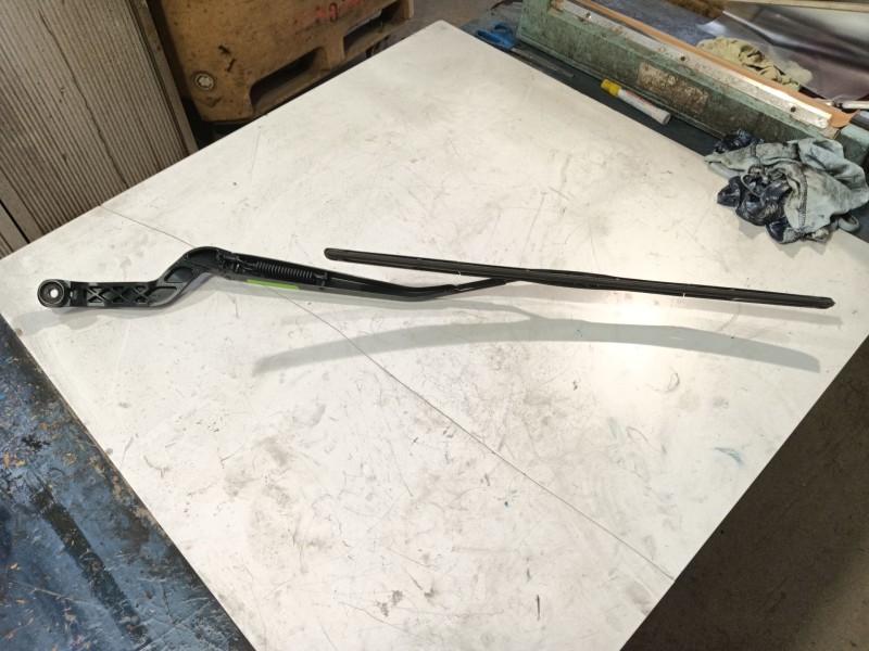 Recambio de brazo limpia delantero izquierdo para land rover range rover sport ii (l494) 4.4 sdv8 4x4 referencia OEM IAM   