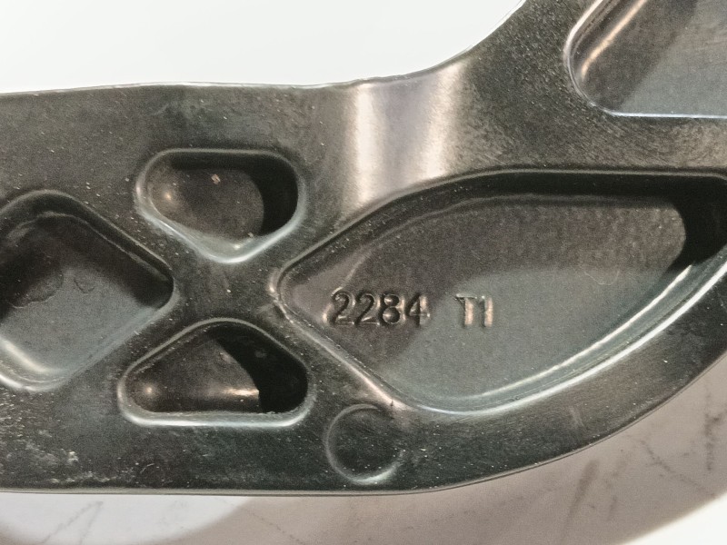 Recambio de brazo limpia delantero izquierdo para land rover range rover sport ii (l494) 4.4 sdv8 4x4 referencia OEM IAM   