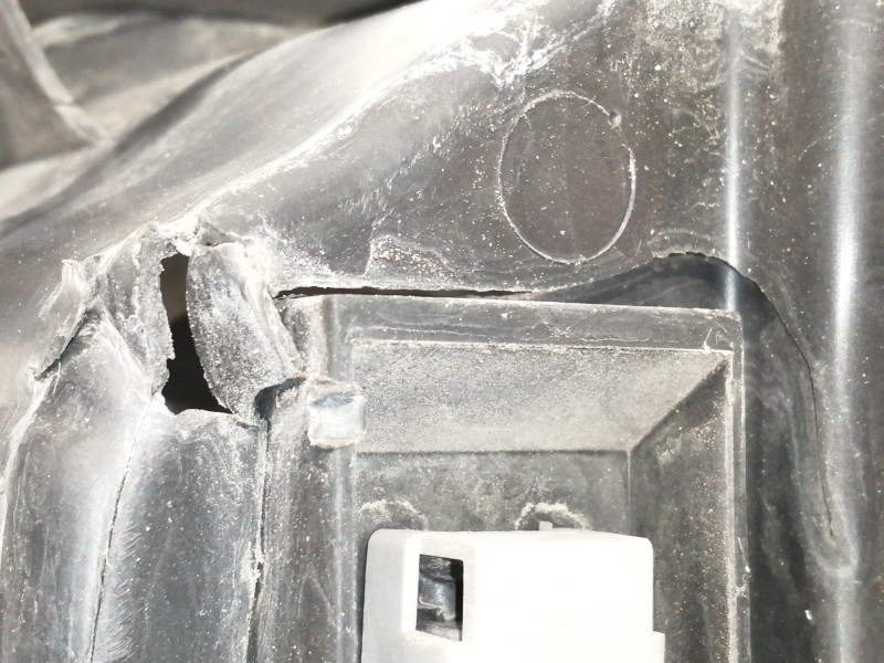 Recambio de faro izquierdo para renault clio iii authentique referencia OEM IAM 8200244889  