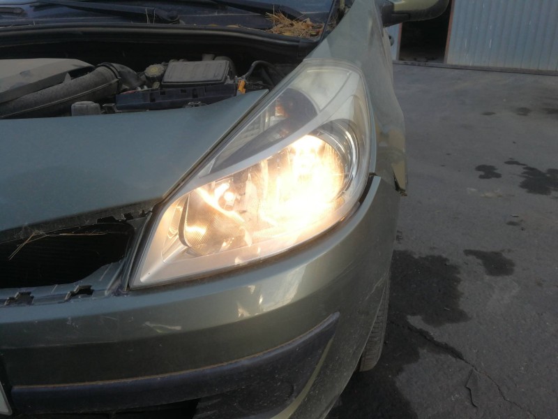 Recambio de faro izquierdo para renault clio iii authentique referencia OEM IAM 8200244889  