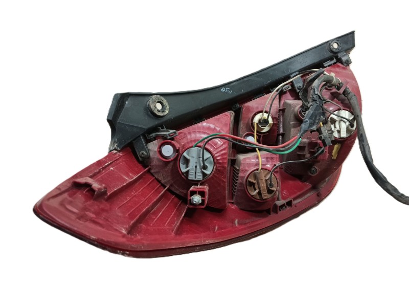 Recambio de piloto trasero derecho para hyundai i20 i (pb, pbt) 1.2 referencia OEM IAM 924021J000  