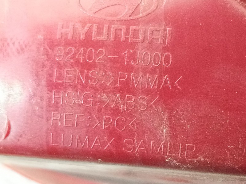 Recambio de piloto trasero derecho para hyundai i20 i (pb, pbt) 1.2 referencia OEM IAM 924021J000  