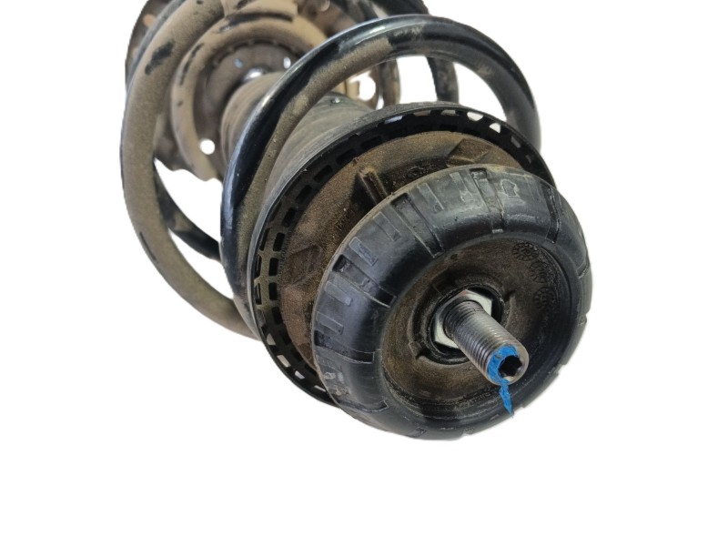 Recambio de amortiguador delantero derecho para renault arkana i (lcm_, ldn_) 1.3 tce 160 (ldn1) referencia OEM IAM   