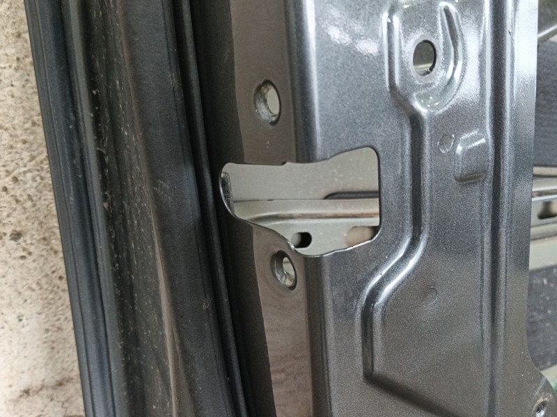 Recambio de puerta delantera izquierda para mercedes-benz glc (x253) 200 eq boost 4-matic (253.981) referencia OEM IAM 253720030