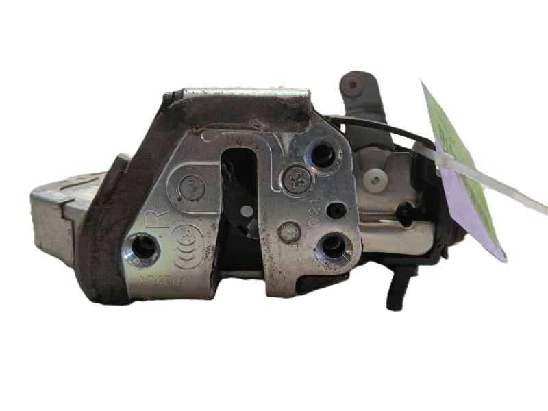 Recambio de cerradura puerta trasera derecha para lexus is ii (_e2_) 220d (ale20) referencia OEM IAM 6905053040  