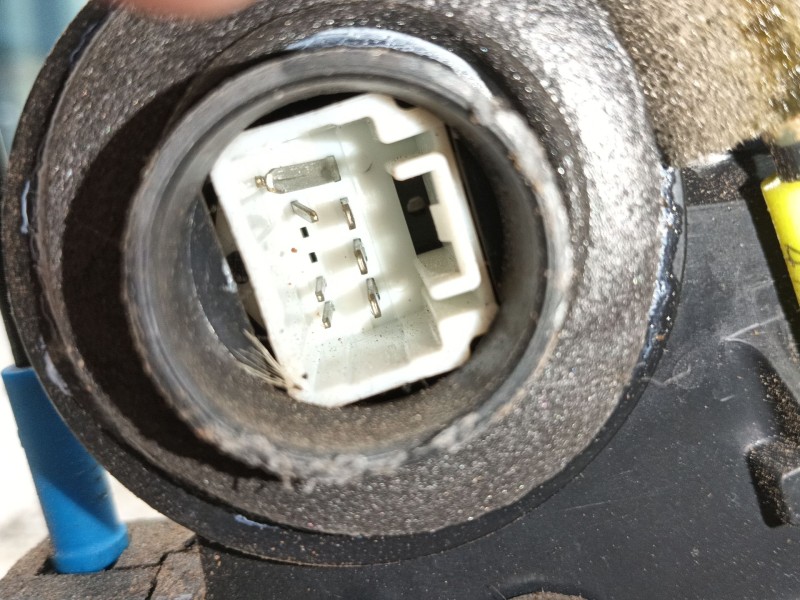 Recambio de cerradura puerta trasera derecha para lexus is ii (_e2_) 220d (ale20) referencia OEM IAM 6905053040  