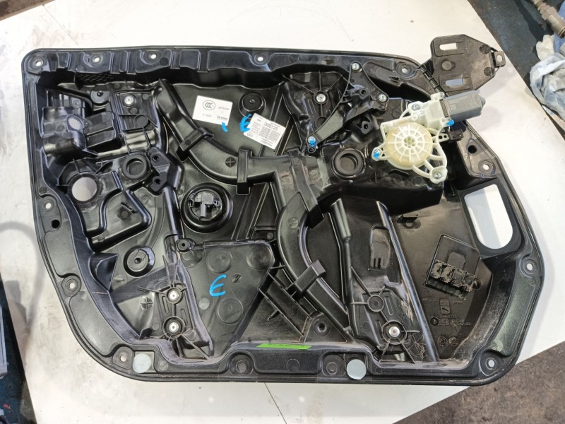 Recambio de elevalunas delantero izquierdo para mercedes-benz glc (x253) 200 eq boost 4-matic (253.981) referencia OEM IAM 25372