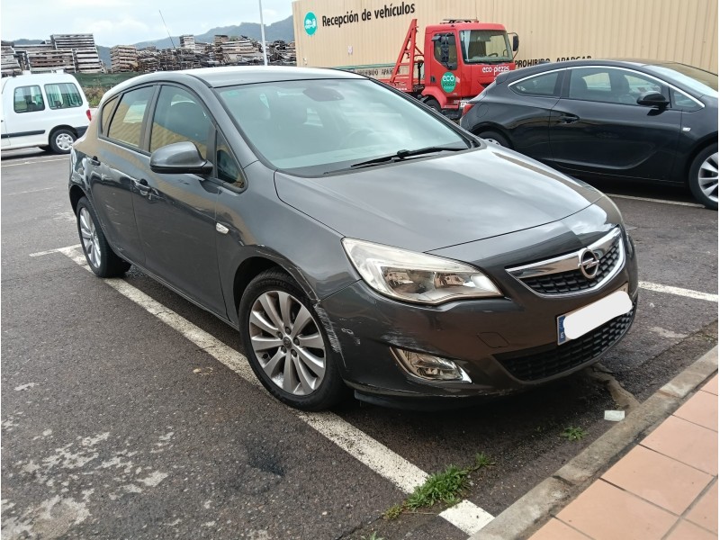 opel astra j (p10) del año 2011