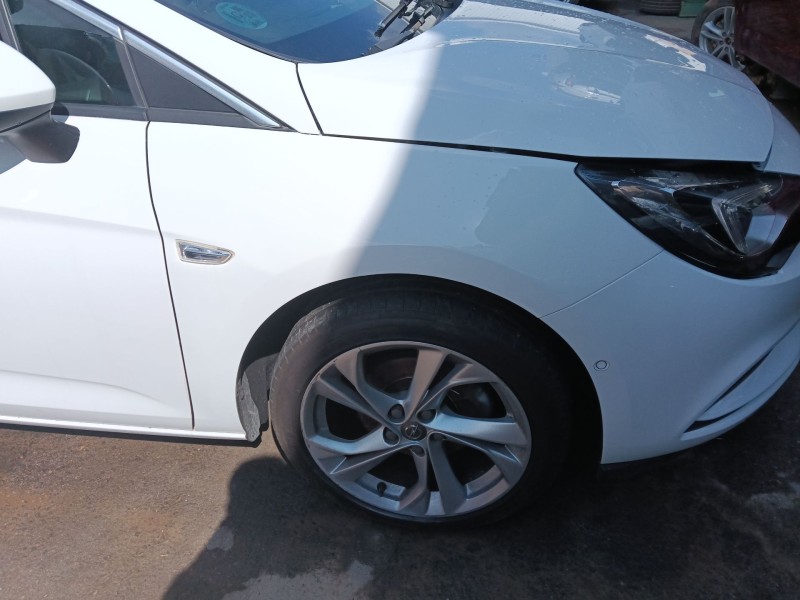 Recambio de aleta delantera derecha para opel astra k (b16) 1.4 turbo (68) referencia OEM IAM   