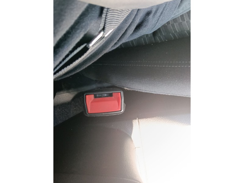 Recambio de enganche cinturon delantero izquierdo para opel astra k (b16) 1.4 turbo (68) referencia OEM IAM   