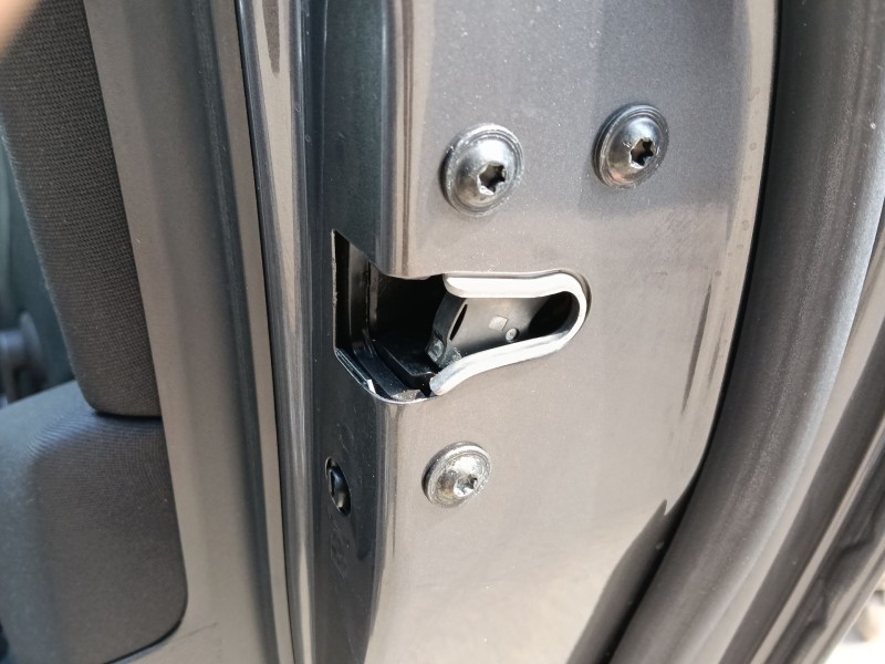 Recambio de cerradura puerta trasera derecha para opel astra j (p10) 1.6 (68) referencia OEM IAM   