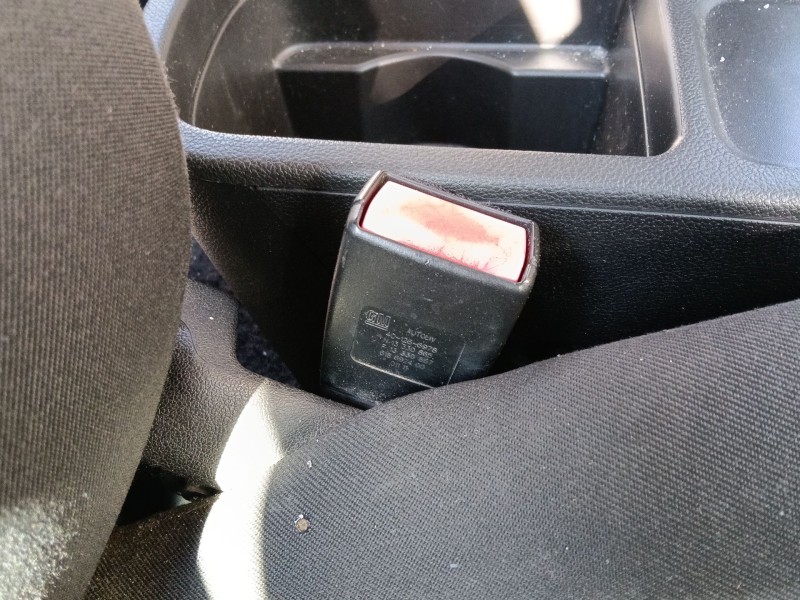 Recambio de enganche cinturon delantero derecho para opel astra j (p10) 1.6 (68) referencia OEM IAM   