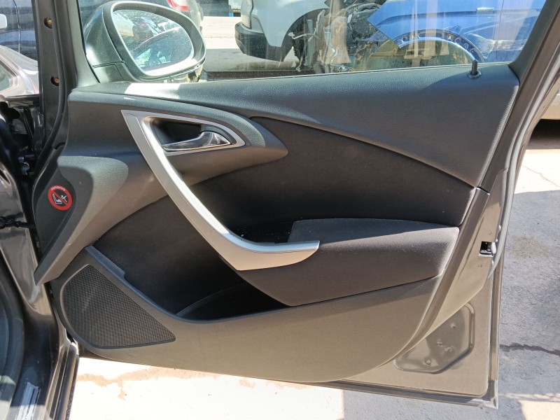 Recambio de guarnecido puerta delantera derecha para opel astra j (p10) 1.6 (68) referencia OEM IAM   