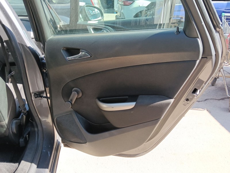 Recambio de guarnecido puerta trasera derecha para opel astra j (p10) 1.6 (68) referencia OEM IAM   