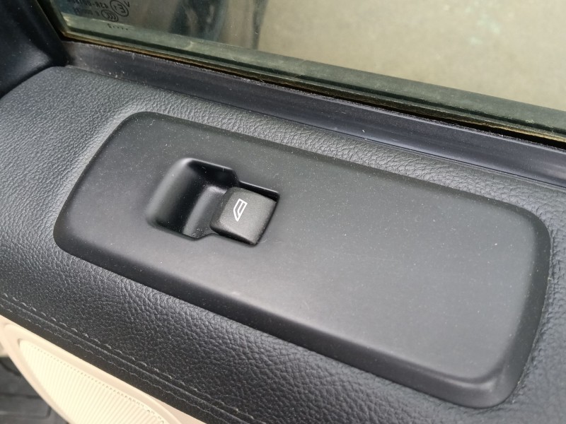 Recambio de mando elevalunas trasero derecho para land rover range rover sport i (l320) 3.0 d 4x4 referencia OEM IAM   