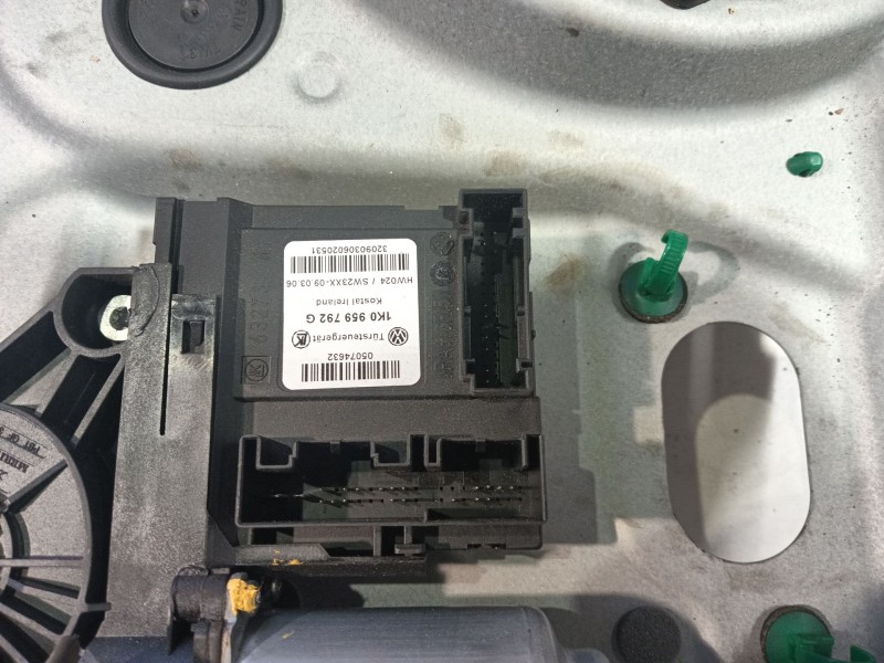 Recambio de elevalunas delantero derecho para volkswagen touran (1t1, 1t2) 1.6 referencia OEM IAM   