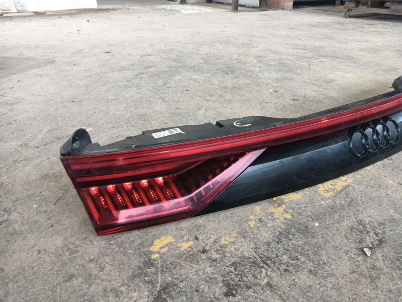 Recambio de piloto trasero central para audi q8 (4mn, 4mt) 50 tdi mild hybrid quattro referencia OEM IAM   