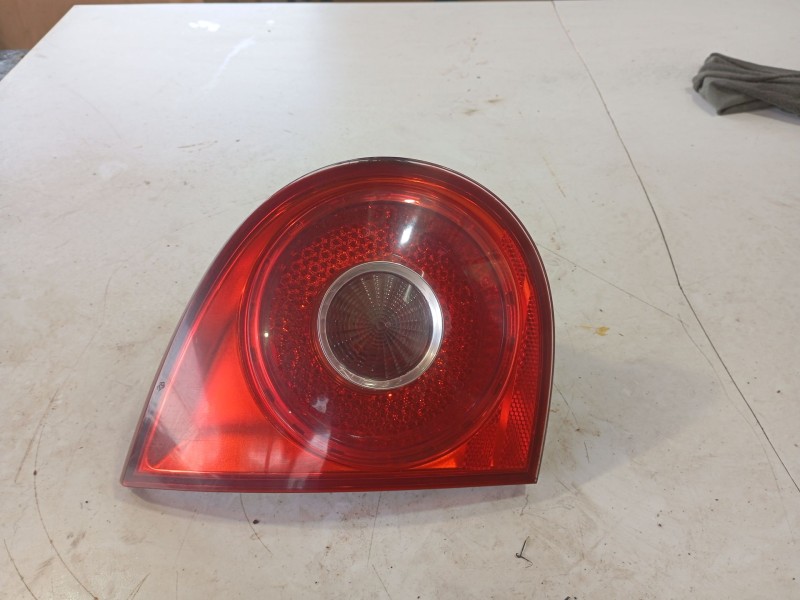 Recambio de piloto trasero izquierdo interior para volkswagen golf v (1k1) 2.0 tdi 16v referencia OEM IAM 1K6945093E  