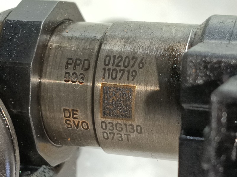 Recambio de inyector para audi a3 (8p1) 2.0 tdi referencia OEM IAM 03G130073T  