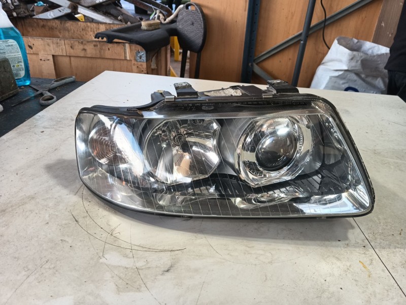 Recambio de faro derecho para audi a3 (8l1) 1.8 t referencia OEM IAM   