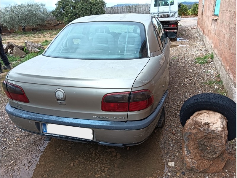 opel omega b (v94) del año 1997