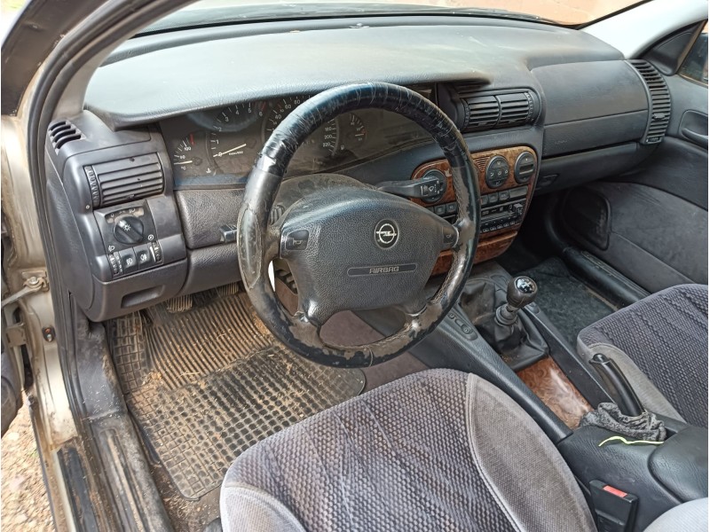 opel omega b (v94) del año 1997