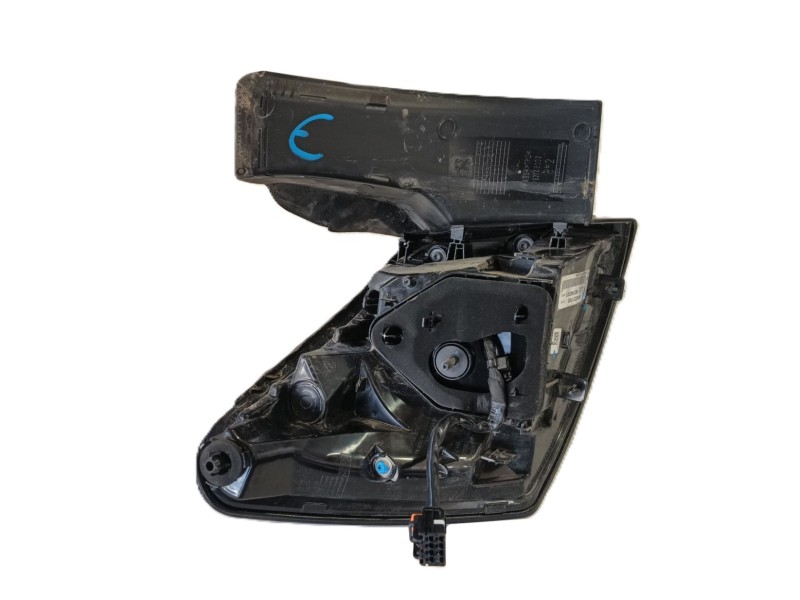 Recambio de piloto trasero derecho para peugeot 3008 ii suv (mc_, mr_, mj_, m4_) 1.5 bluehdi 130 referencia OEM IAM 9836231180  