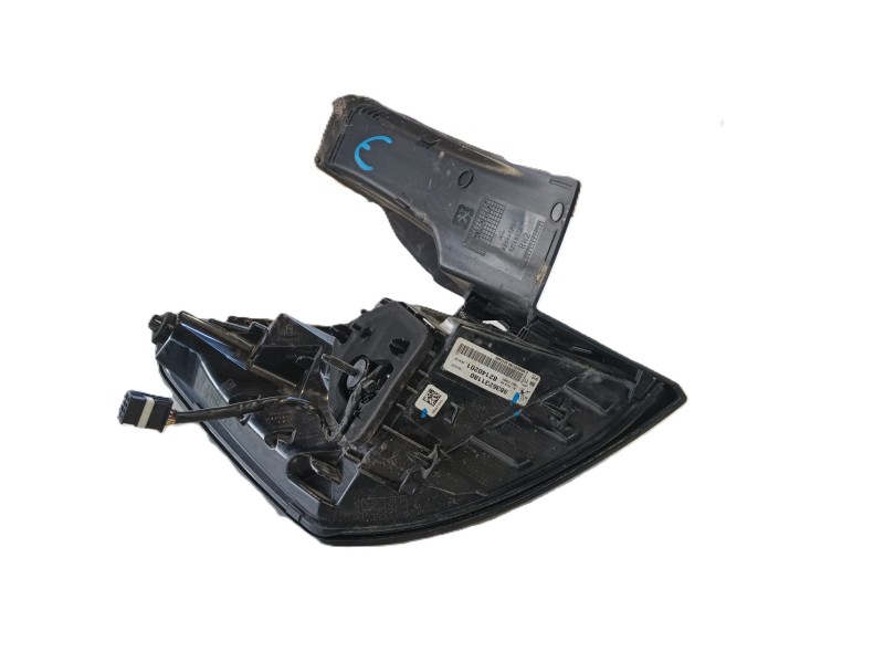 Recambio de piloto trasero derecho para peugeot 3008 ii suv (mc_, mr_, mj_, m4_) 1.5 bluehdi 130 referencia OEM IAM 9836231180  