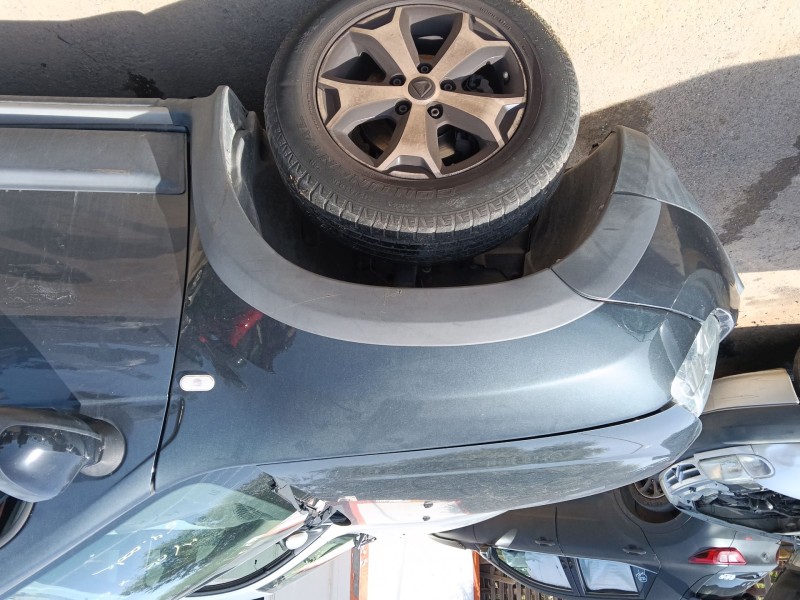 Recambio de aleta delantera izquierda para dacia duster (hs_) 1.5 dci referencia OEM IAM   