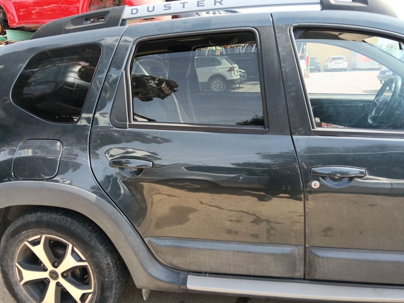 Recambio de puerta trasera derecha para dacia duster (hs_) 1.5 dci referencia OEM IAM   