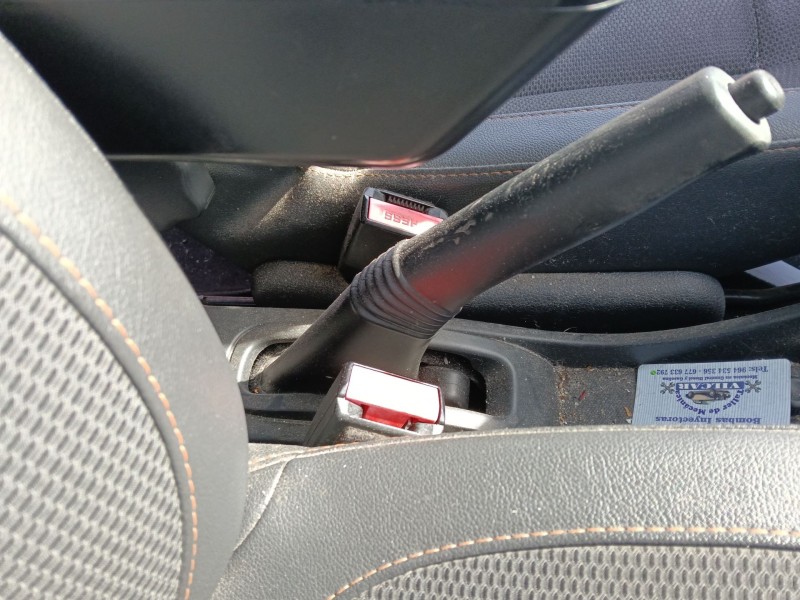 Recambio de enganche cinturon delantero derecho para dacia duster (hs_) 1.5 dci referencia OEM IAM   