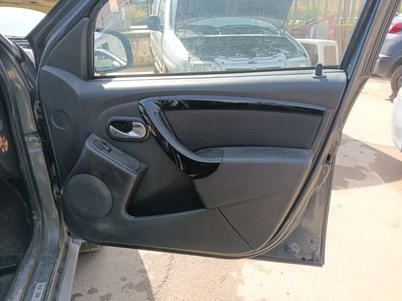 Recambio de guarnecido puerta delantera derecha para dacia duster (hs_) 1.5 dci referencia OEM IAM   