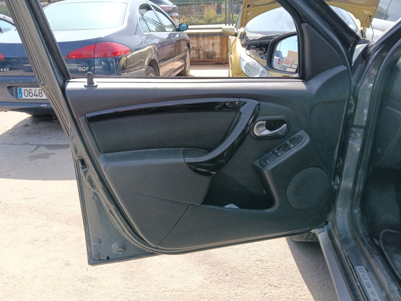Recambio de guarnecido puerta delantera izquierda para dacia duster (hs_) 1.5 dci referencia OEM IAM   