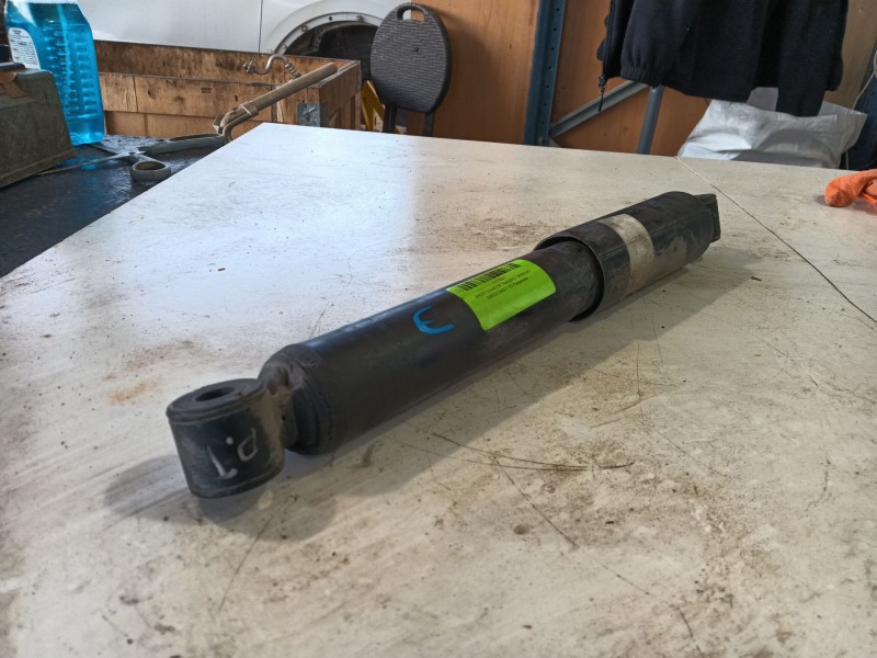 Recambio de amortiguador trasero derecho para iveco daily iii furgoneta 35 s 13 v,35 c 13 v referencia OEM IAM   