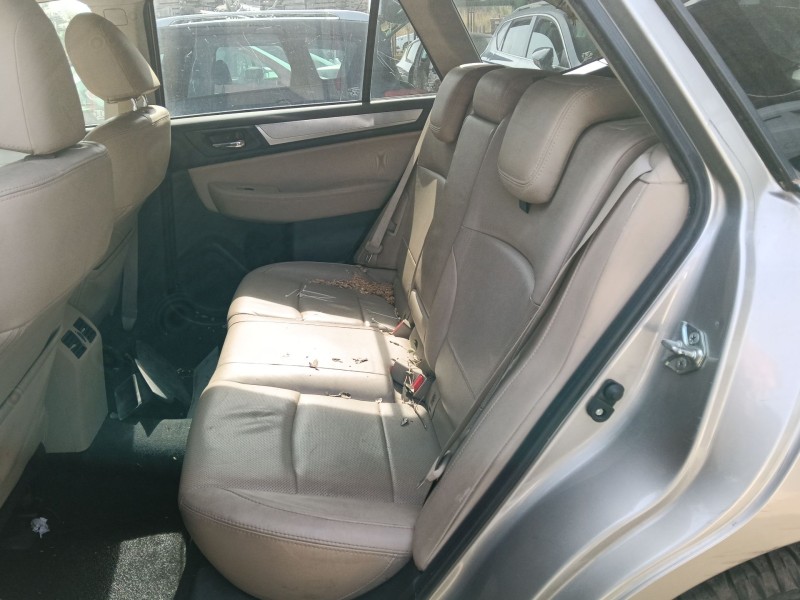 Recambio de asientos traseros para subaru outback (bs) 2.0 d awd (bsd) referencia OEM IAM   