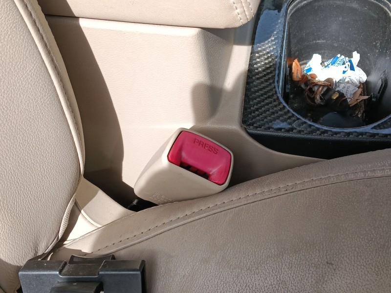 Recambio de enganche cinturon delantero izquierdo para subaru outback (bs) 2.0 d awd (bsd) referencia OEM IAM   