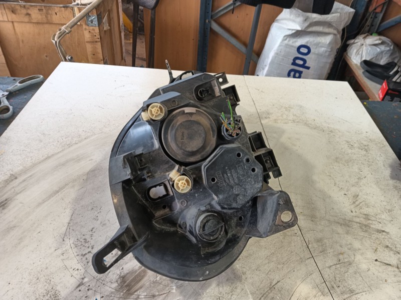 Recambio de faro izquierdo para fiat punto (199_) 1.2 (199axz1a, 199bxz1a) referencia OEM IAM 0000051937144  