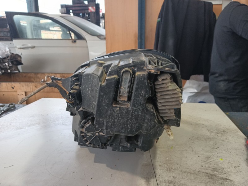 Recambio de faro derecho para ford puma (j2k, cf7) 1.0 ecoboost referencia OEM IAM 2491057  