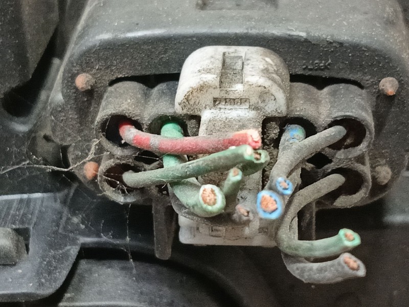 Recambio de faro derecho para mazda 6 sedán (gg) 2.0 di (gg14) referencia OEM IAM   