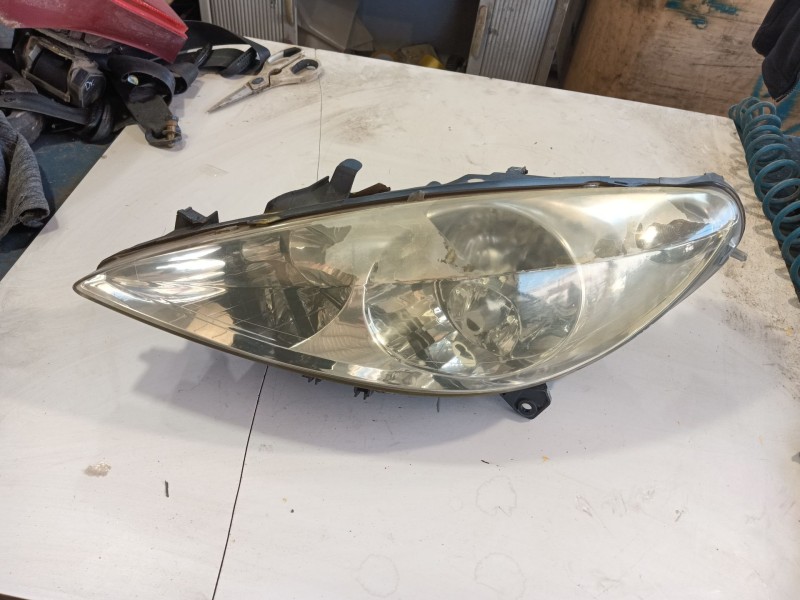 Recambio de faro izquierdo para peugeot 307 (3a/c) 1.6 16v referencia OEM IAM   